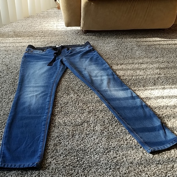 lei pull on jeggings